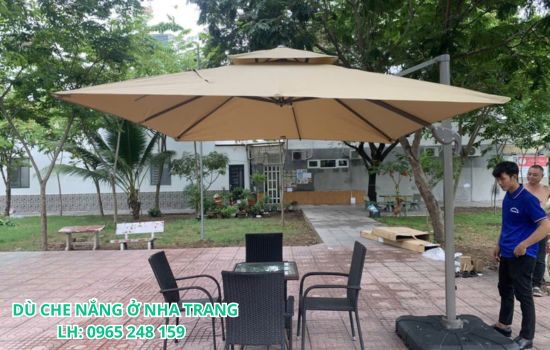 dù che nắng ở nha trang