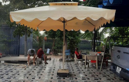 dù che quán cafe dĩ an