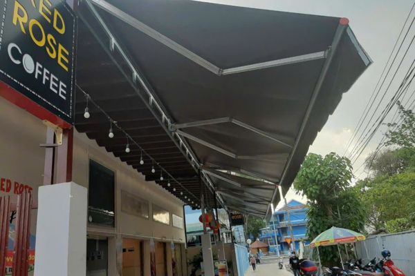mái hiên tại long thành