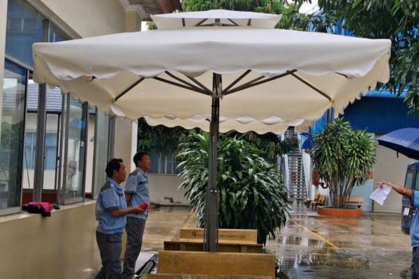 dù che quán cafe long khánh