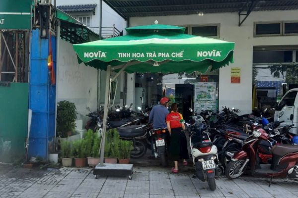 dù che quán cafe quận 2