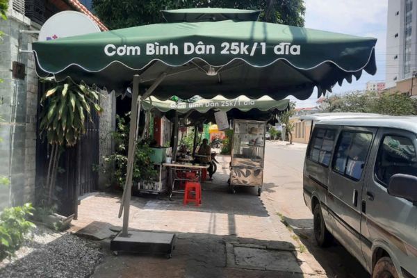 dù che quán cafe quận 2